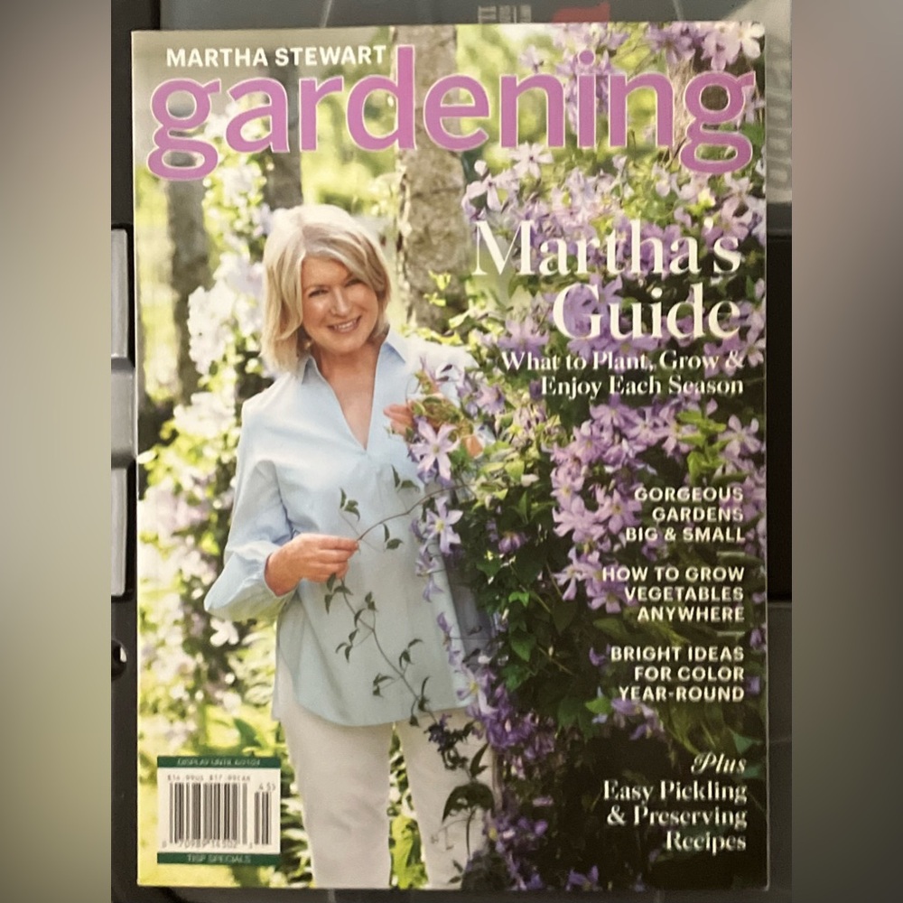 MARTHA STEWART GARDENING MARTHA'S GUIDE 2024 MAGAZINE ISSUE GORGEOUS GARDENS